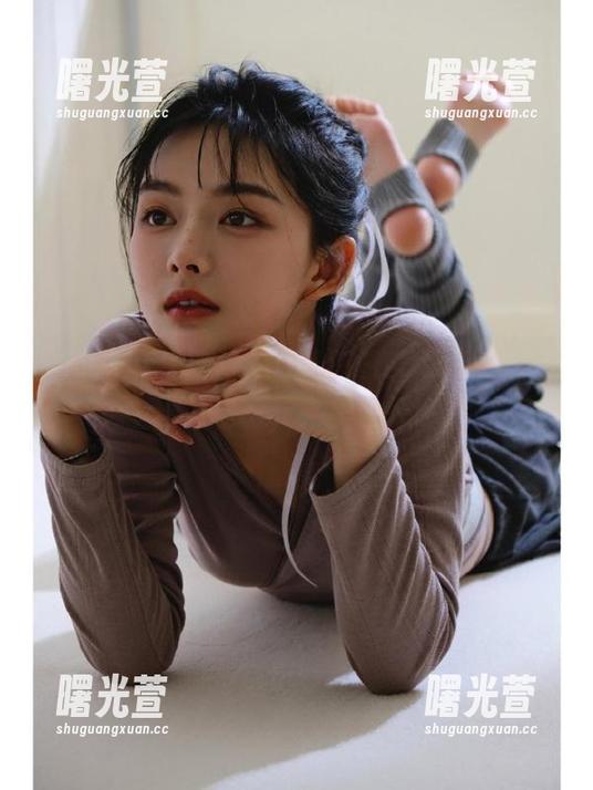 说聊天不如直接在51吃瓜app上看部电影，完美避开尴尬