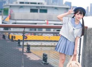 使用hlw苹果版，看大家的八卦，除了无聊啥也没学到！