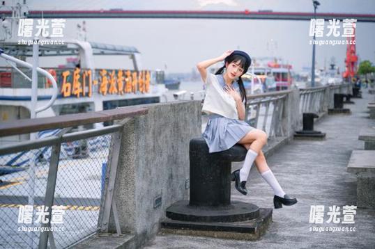 不知不觉在线溜进“www.17@”，一场吃瓜的冲浪之旅开始了！