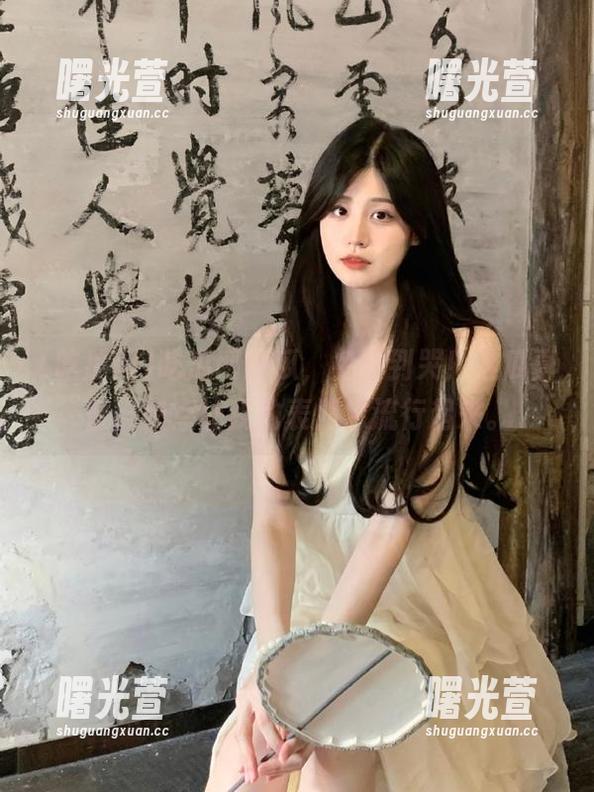 吃瓜网的瓜，免费到哭！这瓜真香，快点让我的表情包流行起来。