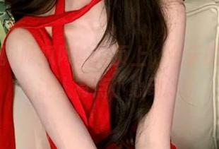 吃瓜网的网页上，今天的热门瓜让人有点小心动。