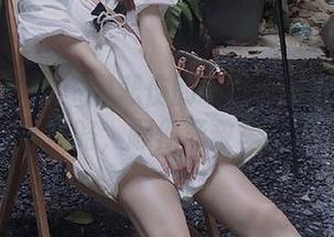 悲伤的草地：下载黑料女神攻略，顺便拯救单身狗
