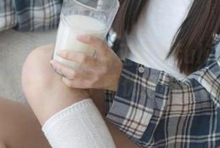 找黑料正能量fuli2入口版，让我轻松跨越了葛优躺和心累的边界